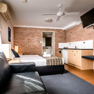 King Room with Spa Bath