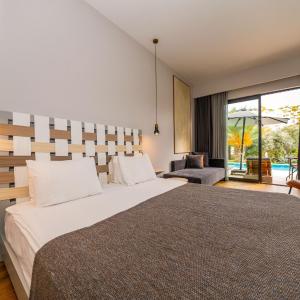 Double or Twin Room with Pool Access