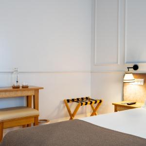 Twin Room with Interior View