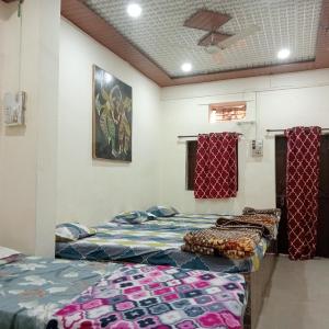 6-Bed Mixed Dormitory Room