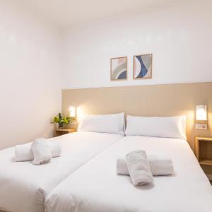 Standard Twin Room with Shared Bathroom