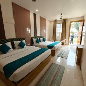 Deluxe Family Room