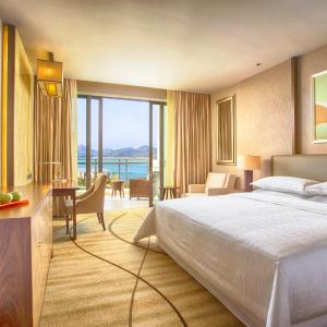 Deluxe Double Room with Lake View