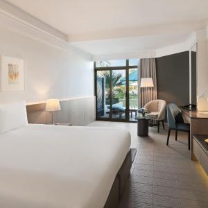 Cabana Room, Private Terrace, Direct Pool & Beach Access