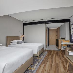 Executive Twin Bed Room