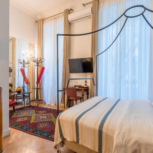 Luxury Suite with Balcony
