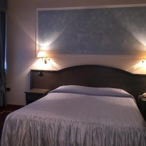 Deluxe Double Room (2 Adults + 1 Child)
