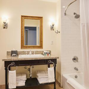 Classic One-Bedroom Residence