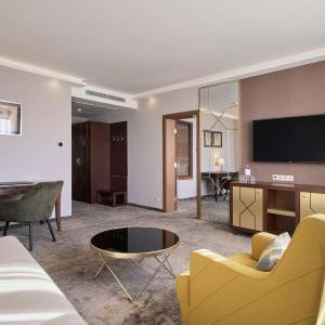 Suite with City View