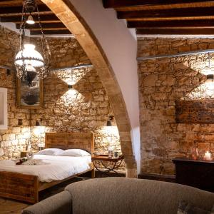 Two-Bedroom House (Elia)