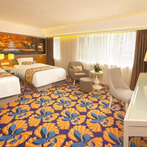 Adjoining Family Rooms 