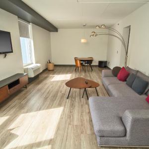 King Suite - Corner Room