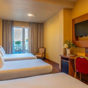 Triple Room with Terrace