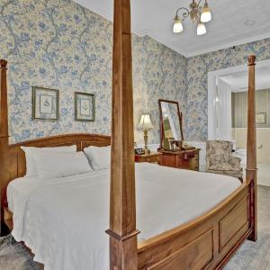 King Room with Spa Bath