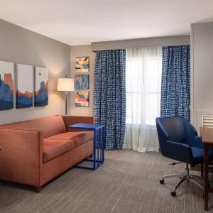 One-Bedroom King Suite with Kitchen - Non-Smoking 