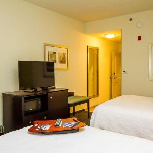 Room with Two Queen Beds - Non-Smoking