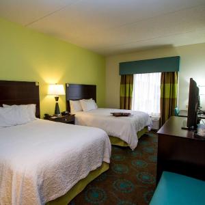 Queen Room with Two Queen Beds and Roll-In Shower - Mobility and Hearing Access/Non-Smoking