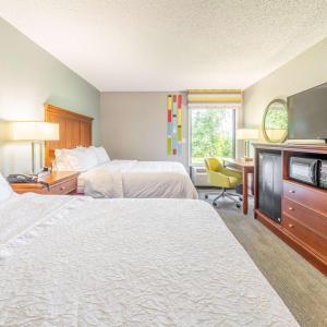 Queen Room with Two Queen Beds - Hearing Access/Non-Smoking