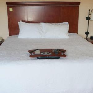 King Room with King Bed - Non-Smoking