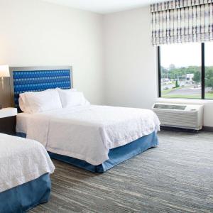 Queen Room with Two Queen Beds and Bath Tub - Mobility and Hearing Access/Non-Smoking