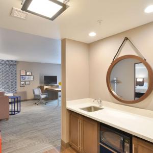 Queen Studio Suite with Two Queen Beds - Non-Smoking