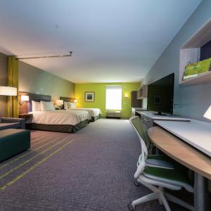 Queen Studio with Two Queen Beds - Mobility and Hearing Access/Non-Smoking
