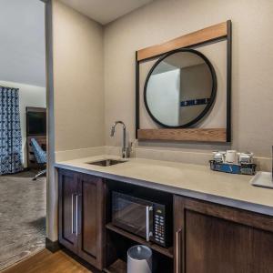 King Suite with Ball Park View and Wet Bar
