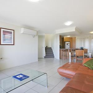 Three-Bedroom Apartment with Spa Bath