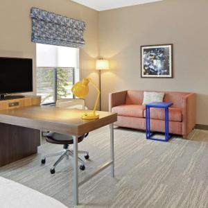 King Studio Suite with Sofa Bed - Hearing Access/Non-Smoking