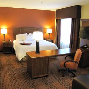 King Studio Suite with Sofa Bed - Hearing Access/Non-Smoking