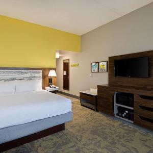 King Room with King Bed - Non-Smoking