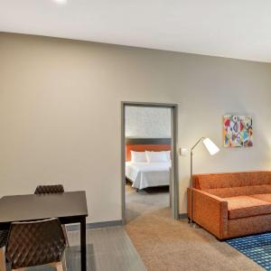 King Suite - Mobility Access/Non-Smoking