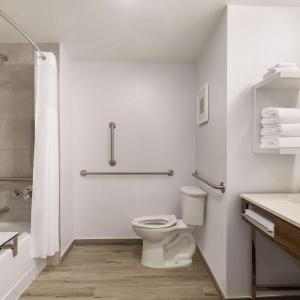 Queen Room with Two Queen Beds - Mobility and Hearing Access/Non-Smoking