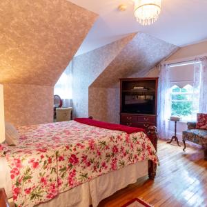 Queen Room with Spa Bath