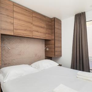 Luxury Two Bedroom Mobile Home 