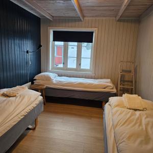Three-Bedroom Cottage (8 Adults)