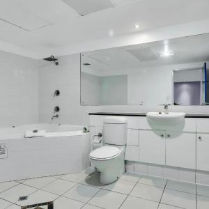 Deluxe Suite with Spa Bath
