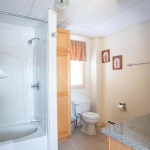 Deluxe Queen Suite