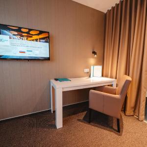Suite with Hot Tub