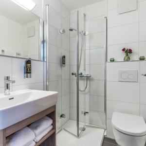 Standard Twin Double Room (with Air Conditioning)