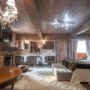 King Suite with Spa Bath