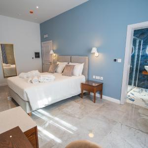 Double Room with Spa Bath