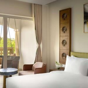 King Room with Roll-In Shower  - Mobility/Hearing Accessibility 
