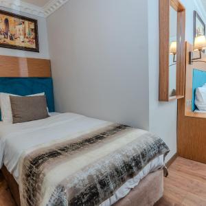 Double Room with Street View and Balcony