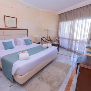 Double or Twin Room with Side Sea View
