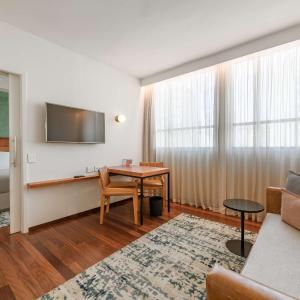 One-Bedroom King Suite