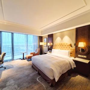 King Room with Balcony - Disability Access