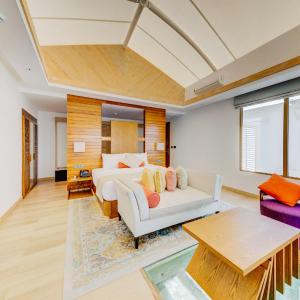 Sunset Water Bungalow - 50% off domestic transfers (1-6 nights, up to 2 guests) for stays valid to 31 Oct 2027 + 10% off Spa