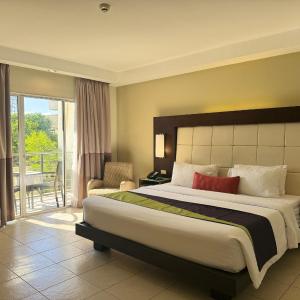 Deluxe King Suite