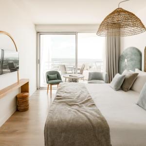 Deluxe Double Room with Balcony and Sea View